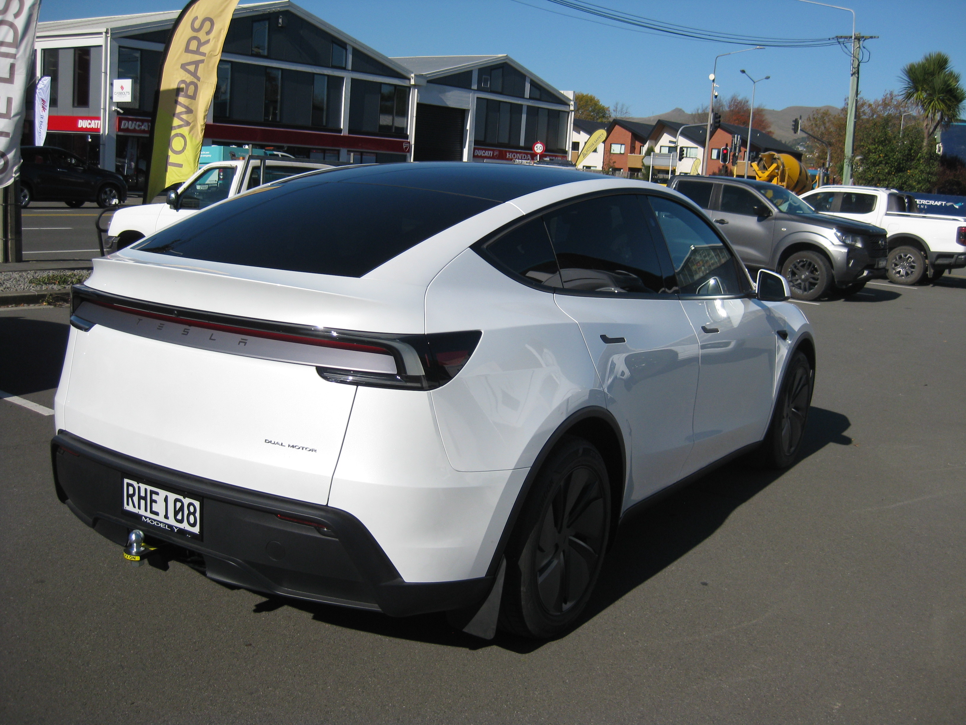 TESLA MODEL Y SALOON 2025-CURRENT